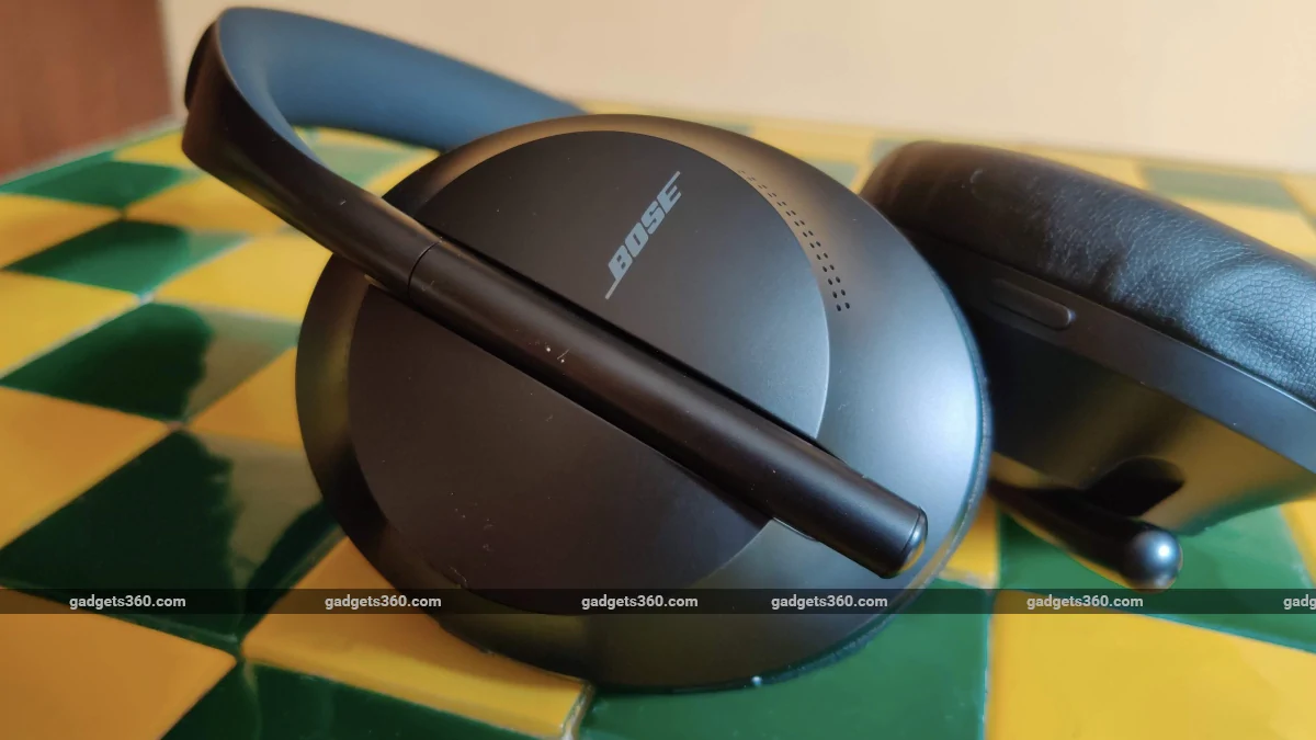 bose noise cancelling headphones 700 review logo Bose