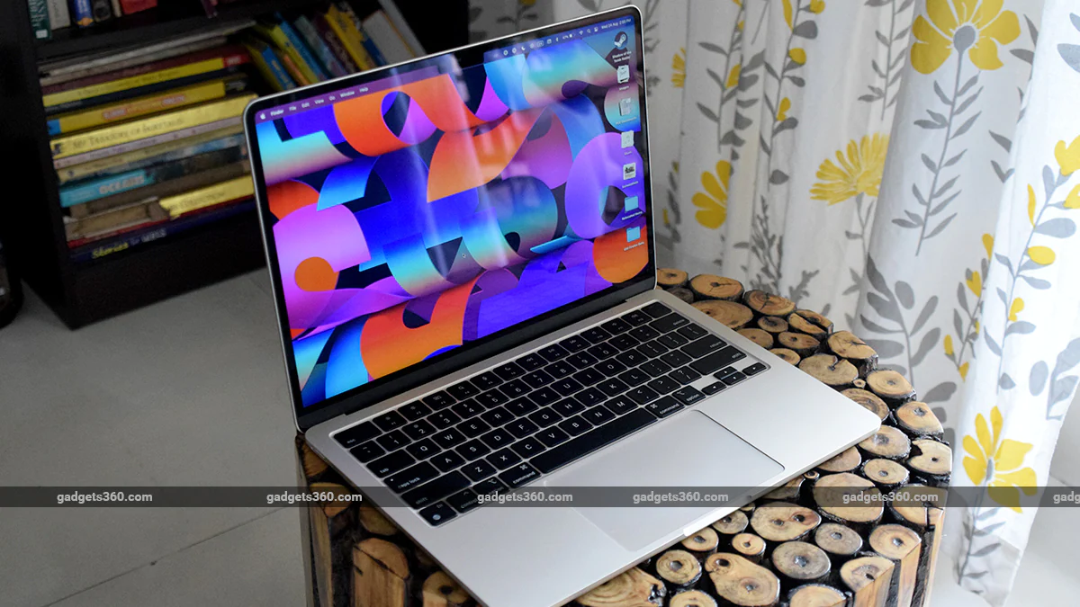 apple macbook air m2 review full view gadgets360 ww